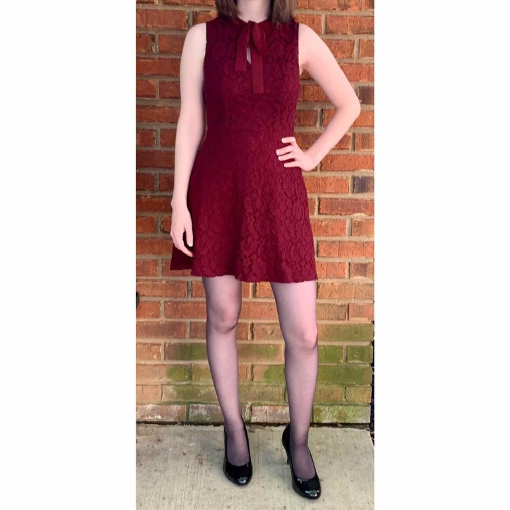 Sleeveless Lace Dress